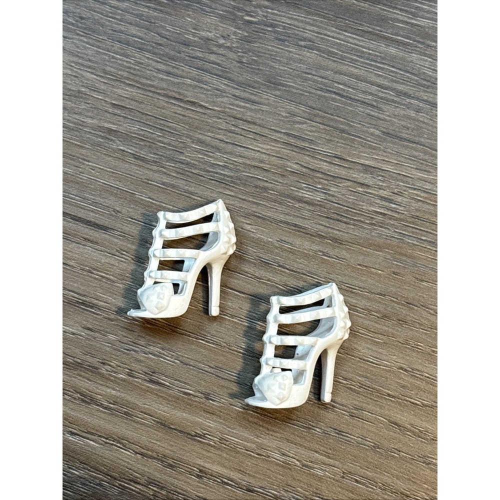 Barbie Doll‎ High Heel Shoes Fashionista - Signature "B" On Bottom 7a